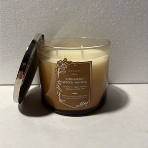 White Barn Cinnamon Spiced Vanilla Candle - Cream and Silver